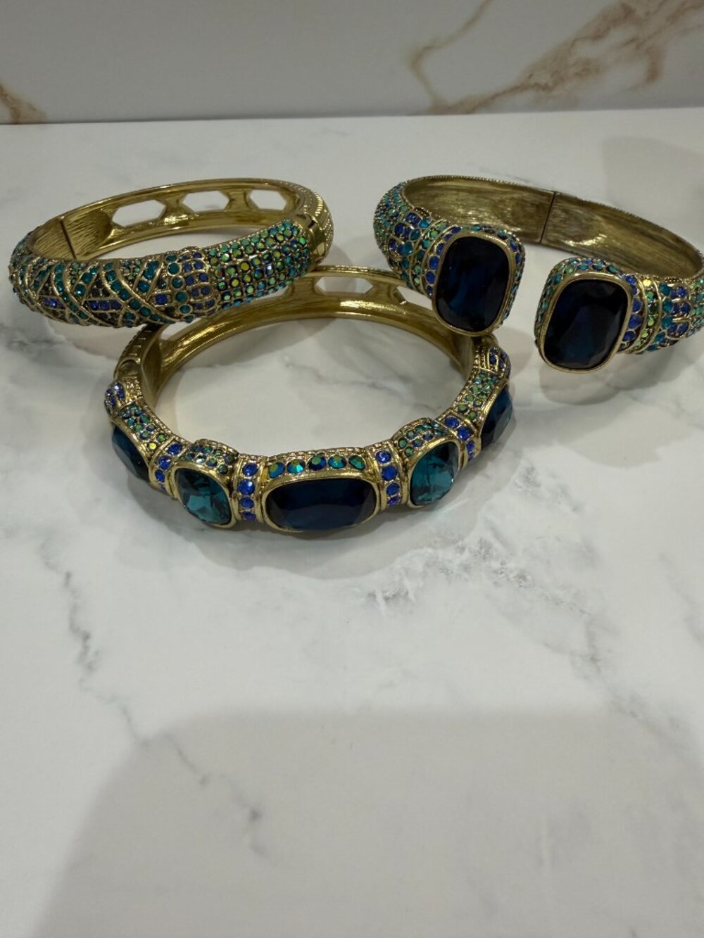 Heidi Daus 3-Pc Crystal Hinged Bangle Set Blue AB M/L - Picture 5 of 15